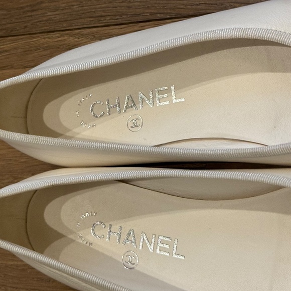 Chanel Ballet Flats - White/Black Size 38.5 - Picture 7 of 9